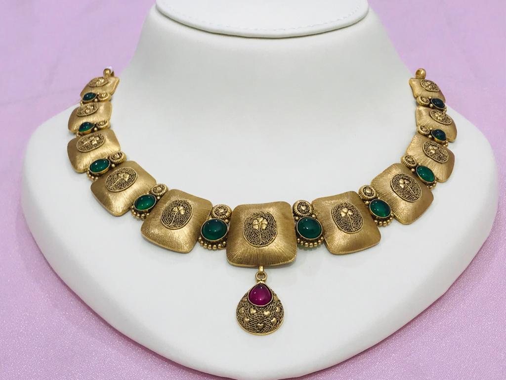 ഇല്ലിക്കൽ Gold & Diamonds