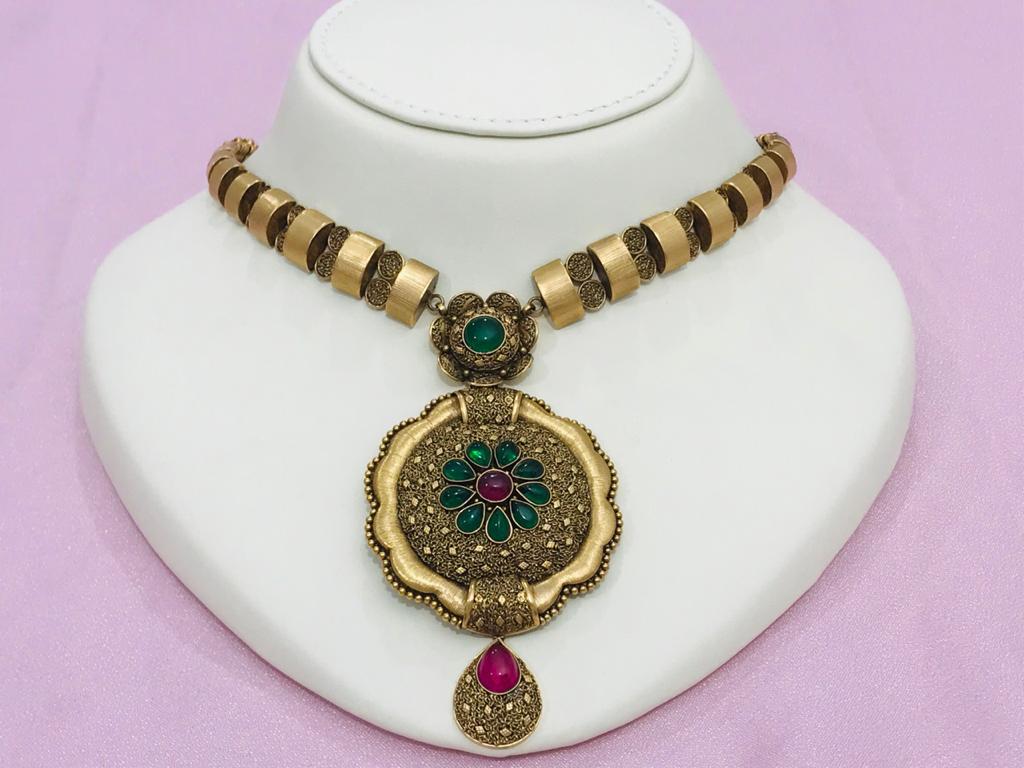 ഇല്ലിക്കൽ Gold & Diamonds